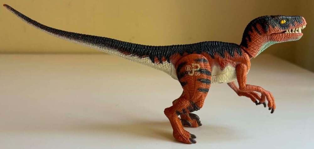 Jurassic Park JP06 Velociraptor Raptor 1997 Heads Moves Action Figure JP
